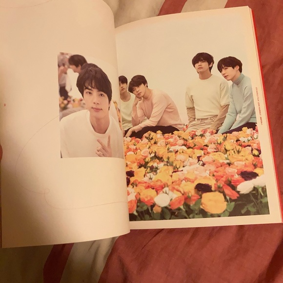 BTS LOVW YOURSELF BOOK - Picture 5 of 6
